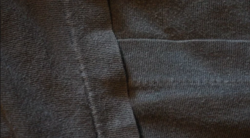 What is a single-stitch T-shirt? 